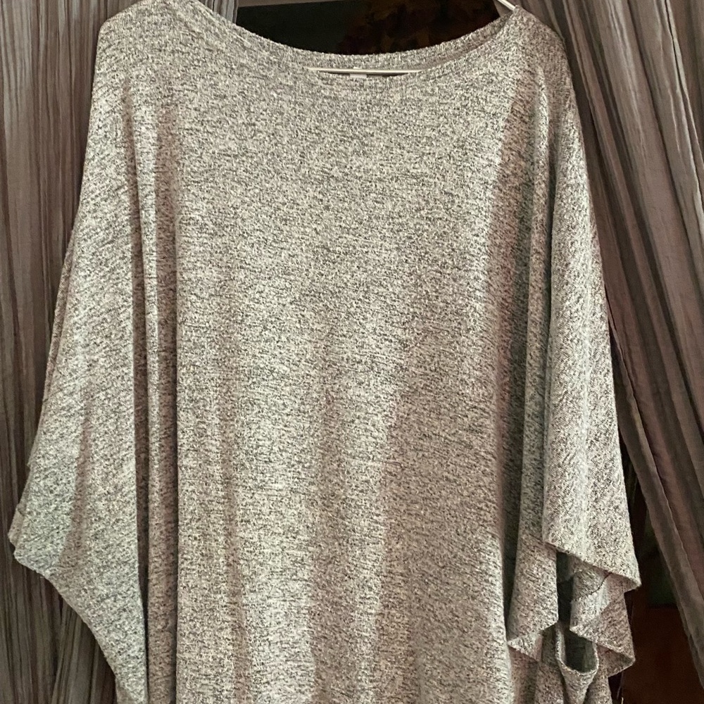 Tunic/flowy sweater